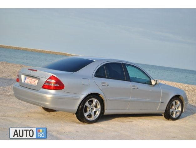 Second-hand Mercedes E220 150 CP (110 kW) 2006 Argintiu Berlinǎ