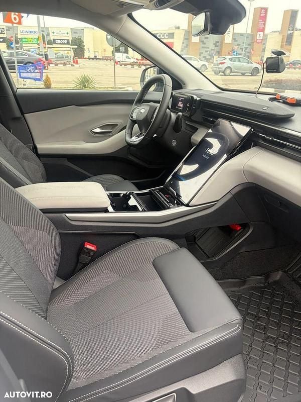 Second-hand Ford Explorer Extended Range 250 kW (340 CP) 2025 Culoarealb SUV