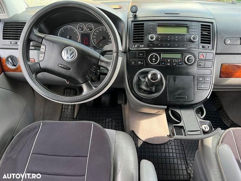 Second-hand VW Multivan 174 CP (127 kW) 2005 Negru Van