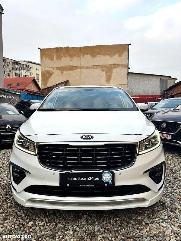 Second-hand Kia Carnival 200 CP (147 kW) 2019 Culoarealb Monovolum