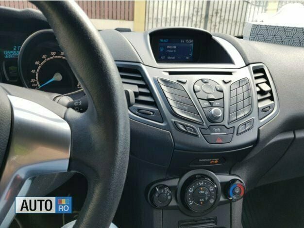 Second-hand Ford Fiesta 75 CP (55 kW) 2017 Albastru marin Hatchback