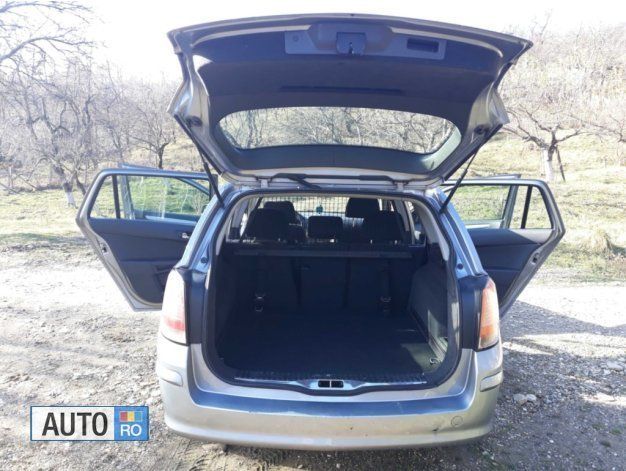 Second-hand Opel Astra 101 CP (74 kW) 2005 Gri Break