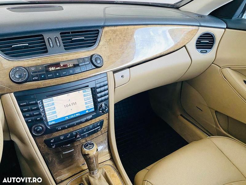 Second-hand Mercedes CLS320 224 CP (164 kW) 2007 Culoarerosu Coupe