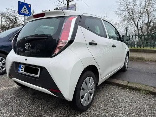 Second-hand Toyota Aygo 69 CP (50 kW) 2017 Alb Hatchback