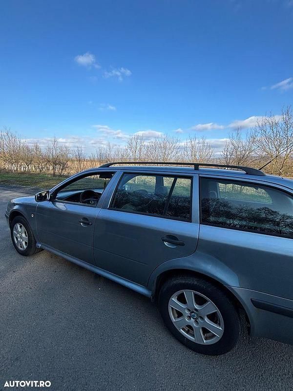 Second-hand Skoda Octavia Classic 90 CP (66 kW) 2003 Culoareargint Break