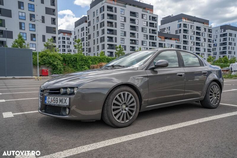 Gri Utilizat 2005 Alfa Romeo 159 Berlinǎ | 4.700 EUR (Puțin scump) - Imagine 1/4