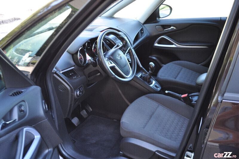 Second-hand Opel Zafira 120 CP (88 kW) 2013 Maro Monovolum