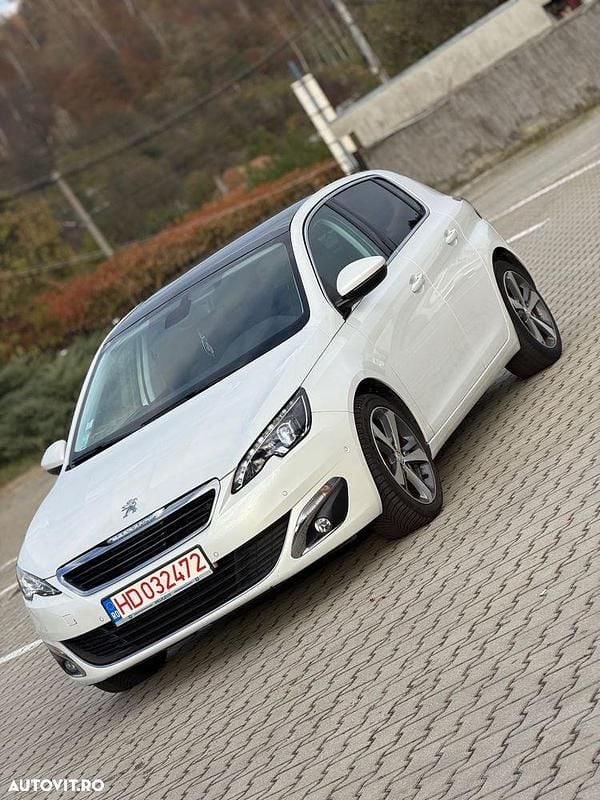 Second-hand Peugeot 308 Allure 130 CP (95 kW) 2015 Culoarealb Hatchback