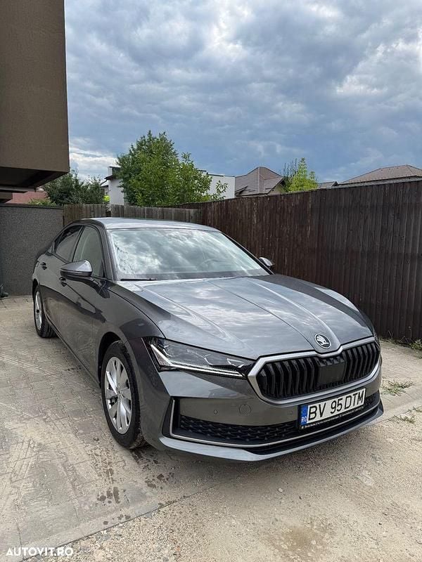 Culoaregri Utilizat 2024 Skoda Superb Selection Berlinǎ | 36.650 EUR (Scump) - Imagine 1/4