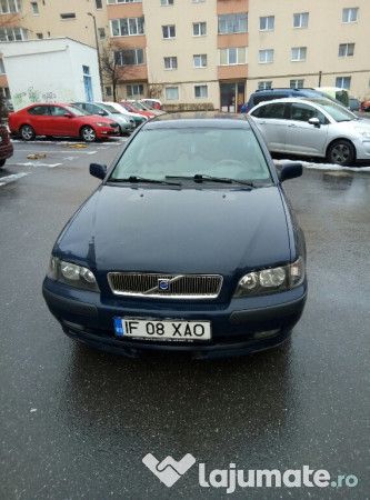 Albastru Utilizat 2001 Volvo V40 Break | 1.500 EUR - Imagine 1/4