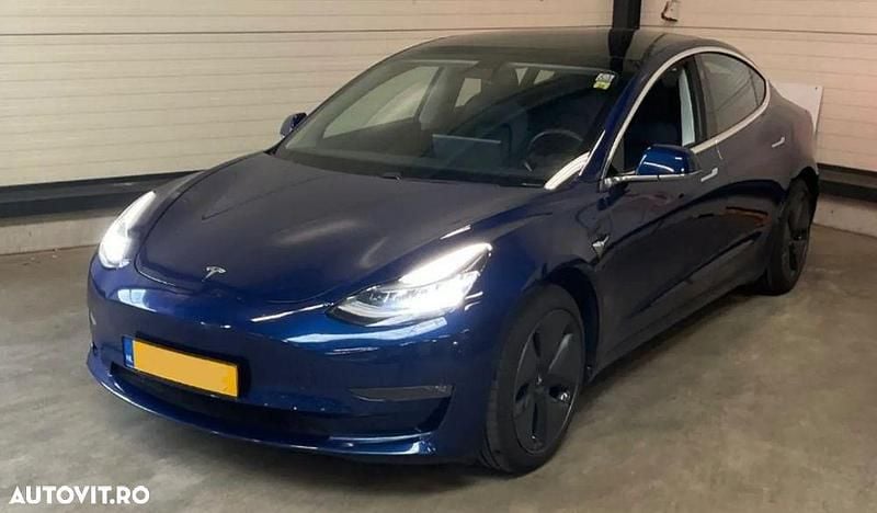 Culoarealbastru Utilizat 2020 Tesla Model 3 Berlinǎ | 19.900 EUR (Preț bun) - Imagine 1/4
