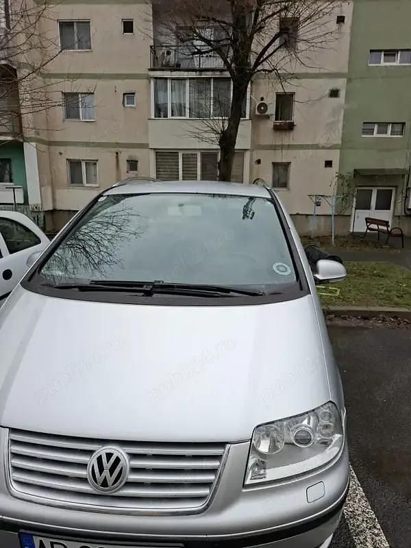 Second-hand VW Sharan 140 CP (102 kW) 2008 Argintiu Monovolum