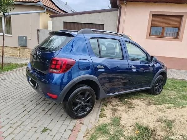 Albastru Utilizat 2019 Dacia Sandero Stepway Hatchback | 6.890 EUR (Preț OK) - Imagine 1/4