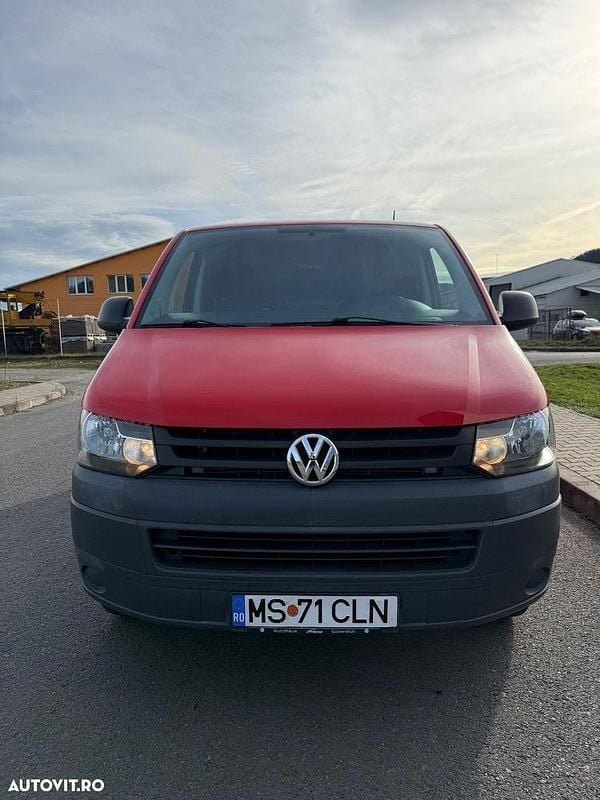 Culoarerosu Utilizat 2013 VW Transporter Van | 11.999 EUR (Preț OK) - Imagine 1/4