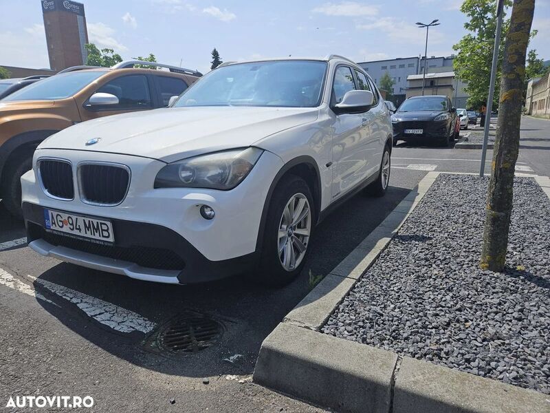 Alb Utilizat 2012 BMW X1 SUV | 6.350 EUR (Preț bun) - Imagine 1/4