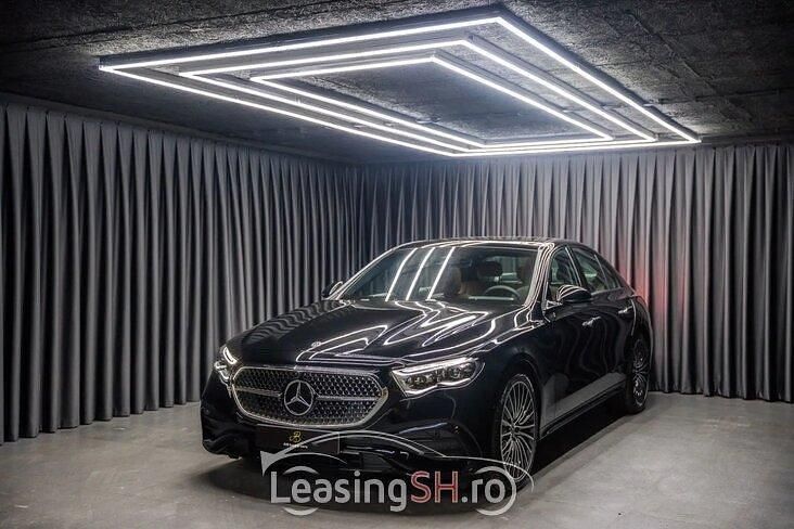 Negru Nouă 2024 Mercedes A200 AMG Line Premium Plus Berlinǎ | 86.037 EUR - Imagine 1/4