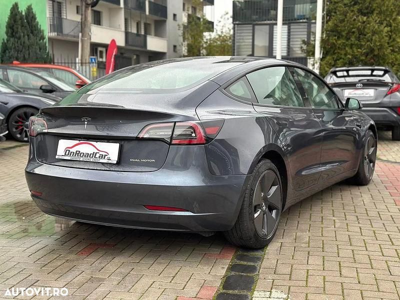 Second-hand Tesla Model 3 365 kW (497 CP) 2021 Culoaregri Berlinǎ