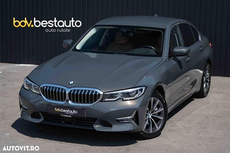 Gri Utilizat 2019 BMW 330e Luxury Line Berlinǎ | 28.990 EUR (Scump) - Imagine 1/4