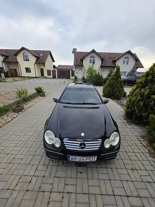 Negru Utilizat 2005 Mercedes C180 Coupe | 2.900 EUR (Preț OK) - Imagine 1/4