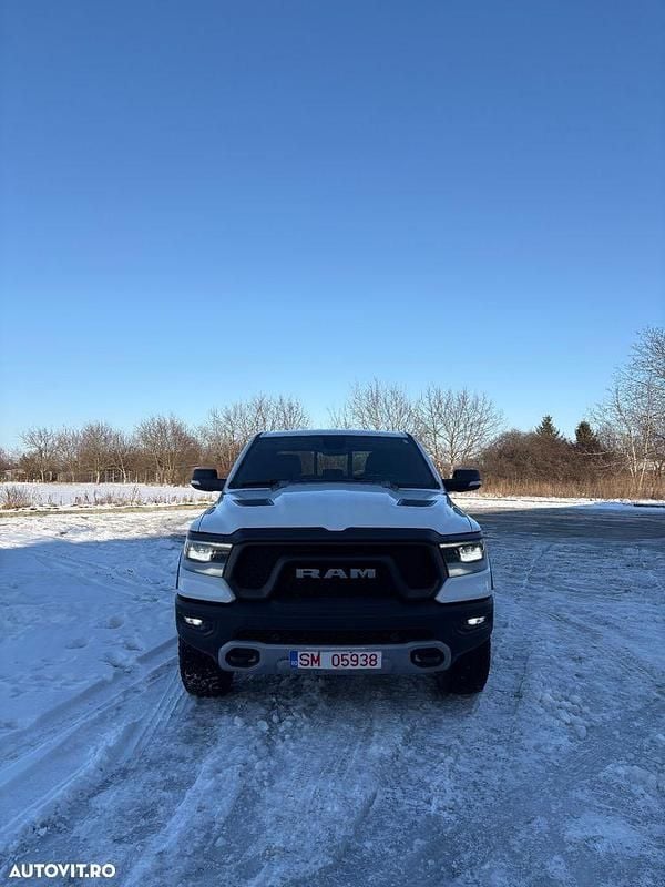Second-hand Dodge Ram 261 CP (191 kW) 2020 Culoarealb Pickup