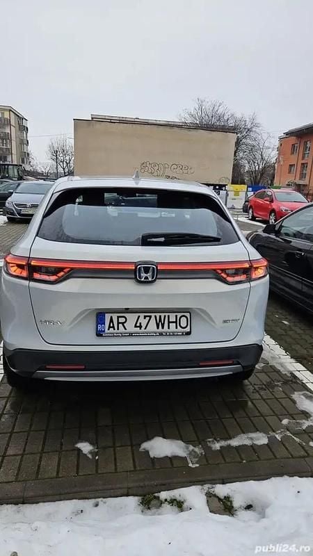 Second-hand Honda HR-V Hybrid 79 CP (58 kW) 2022 Alb SUV