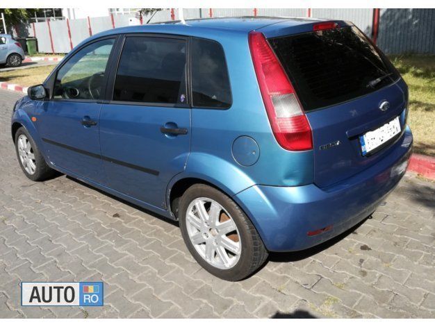 Second-hand Ford Fiesta 100 CP (73 kW) 2002 Albastru marin Hatchback