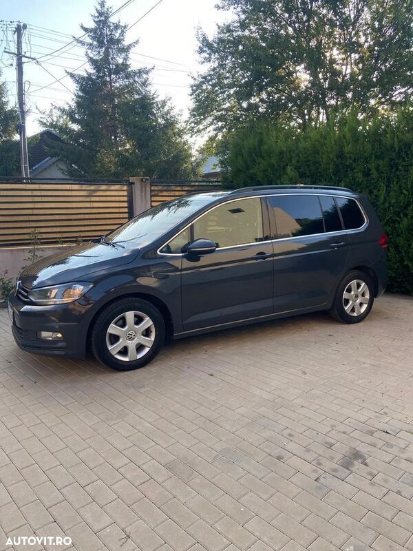 Gri Utilizat 2016 VW Touran Highline Monovolum | 11.700 EUR (Preț OK) - Imagine 1/4