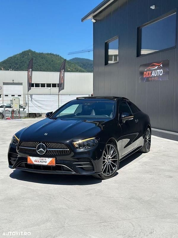 Negru Utilizat 2021 Mercedes E220 Coupe | 41.990 EUR (Scump) - Imagine 1/4