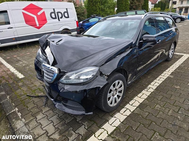 Culoarenegru Utilizat 2016 Mercedes E200 Break | 2.800 EUR - Imagine 1/4