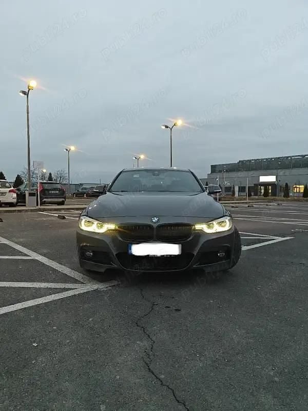 Second-hand BMW 330e Shadowline 252 CP (185 kW) 2016 Berlinǎ