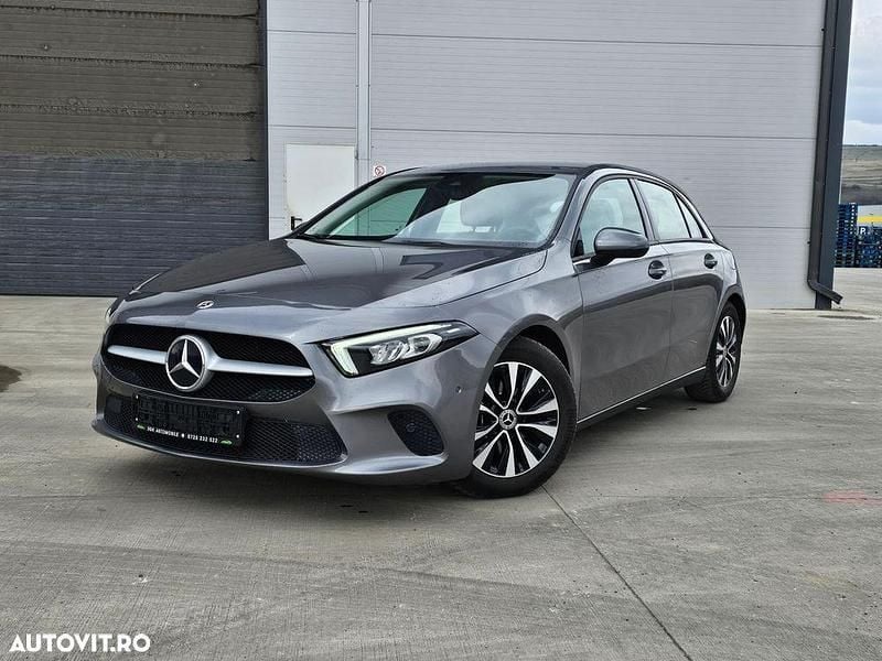 Gri Utilizat 2021 Mercedes A180 Advanced Hatchback | 18.755 EUR (Preț bun) - Imagine 1/4