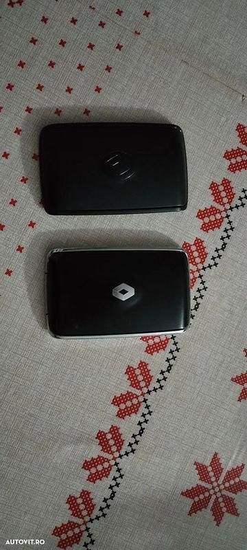 Culoarenegru Utilizat 2016 Renault Talisman Initiale Paris Berlinǎ | 13.000 EUR (Preț OK) - Imagine 1/4