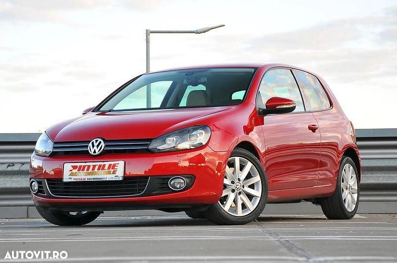 Rosu Utilizat 2010 VW Golf VI Highline Coupe | 6.550 EUR (Puțin scump) - Imagine 1/4