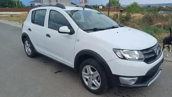 Utilizat 2014 Dacia Sandero Stepway Hatchback | 3.999 EUR (Preț bun) - Imagine 1/4
