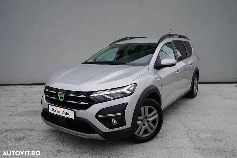 Second-hand Dacia Jogger Essentiel 110 CP (80 kW) 2022 Culoareargint Monovolum