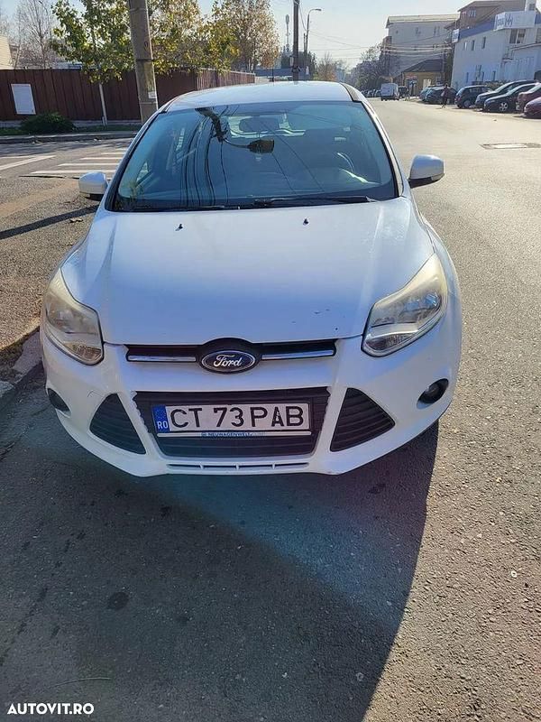 Culoarealb Utilizat 2012 Ford Focus Ambiente Break | 3.750 EUR (Preț OK) - Imagine 1/4