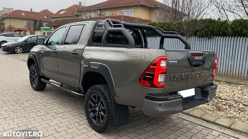Second-hand Toyota HiLux Edition 204 CP (150 kW) 2021 Culoareverde Pickup