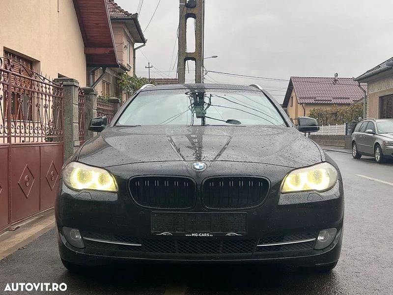 Culoarenegru Utilizat 2012 BMW 525 Luxury Line Break | 6.999 EUR (Super Preț) - Imagine 1/4