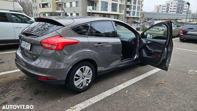 Second-hand Ford Focus Trend 125 CP (91 kW) 2015 Culoaremaro Hatchback