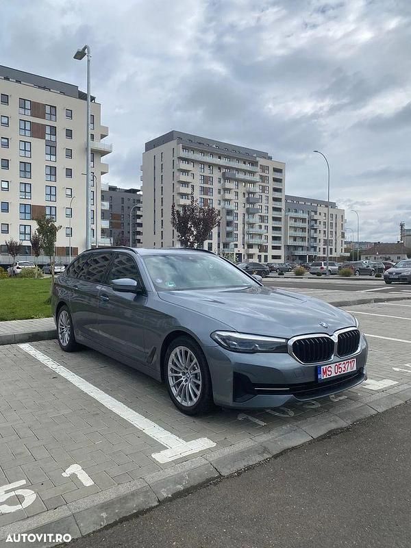 Culoaregri Utilizat 2021 BMW 530e Break | 25.894 EUR (Preț bun) - Imagine 1/4