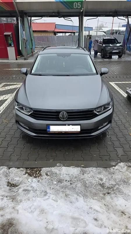 Gri Utilizat 2017 VW Passat Break | 12.000 EUR (Preț bun) - Imagine 1/4