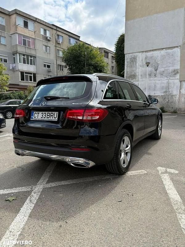 Second-hand Mercedes GLC250 204 CP (150 kW) 2018 Culoarenegru SUV