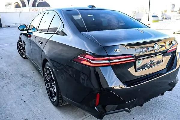 Second-hand BMW i5 250 kW (340 CP) 2024 Negru Berlinǎ