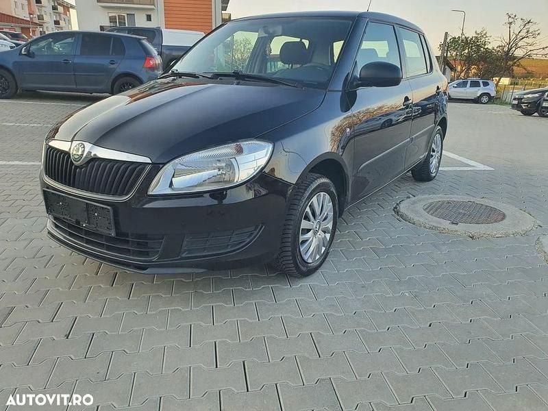 Culoarenegru Utilizat 2011 Skoda Fabia Classic | 2.990 EUR (Preț OK) - Imagine 1/4