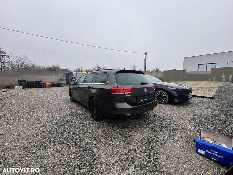 Second-hand VW Passat Comfortline 150 CP (110 kW) 2017 Culoaremaro Break