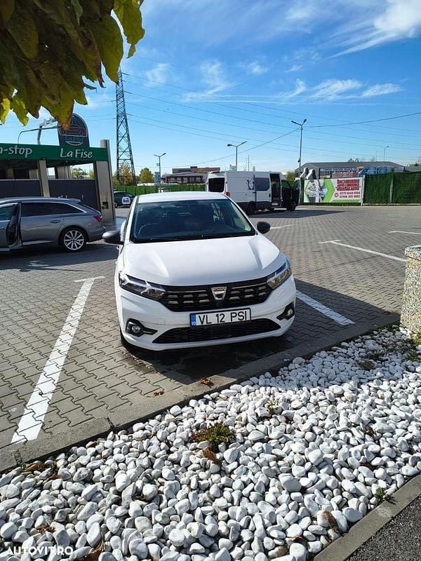 Culoarealb Utilizat 2021 Dacia Logan Lauréate Hatchback | 9.400 EUR (Preț OK) - Imagine 1/4