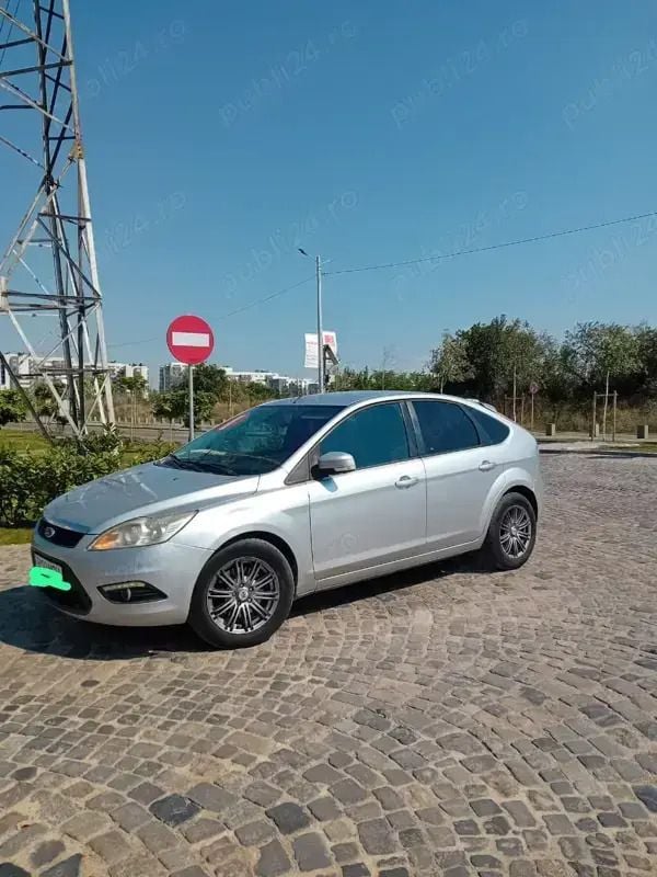 Gri Utilizat 2008 Ford Focus Hatchback | 2.950 EUR (Preț OK) - Imagine 1/4