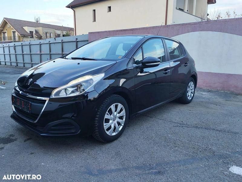 Culoarenegru Utilizat 2015 Peugeot 208 Active Hatchback | 4.800 EUR (Preț bun) - Imagine 1/4