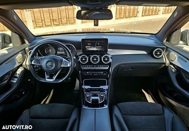 Second-hand Mercedes GLC250 204 CP (150 kW) 2016 Culoarenegru SUV