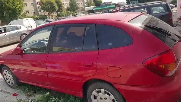 Second-hand Kia Rio 93 CP (68 kW) 2001 Rosu Hatchback